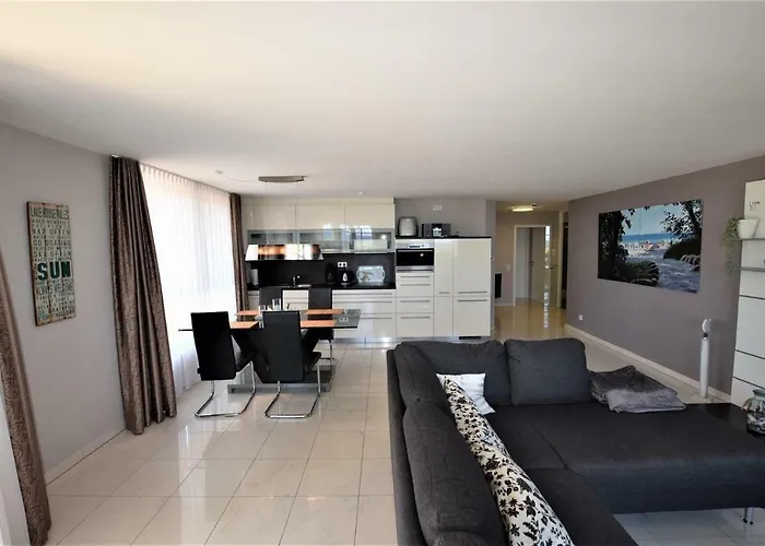 Captain-s-corner-h * Hohwacht